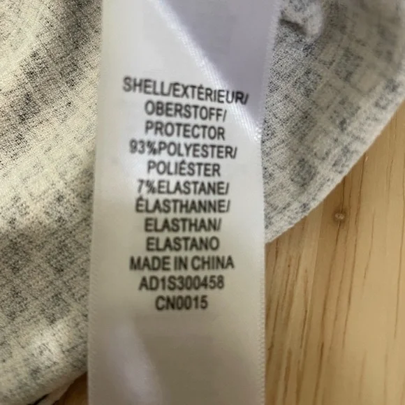 Adrianna Papell Tie Neck Blouse S Black Cream Geometric Flutter Sleeve NWT - Picture 13 of 14